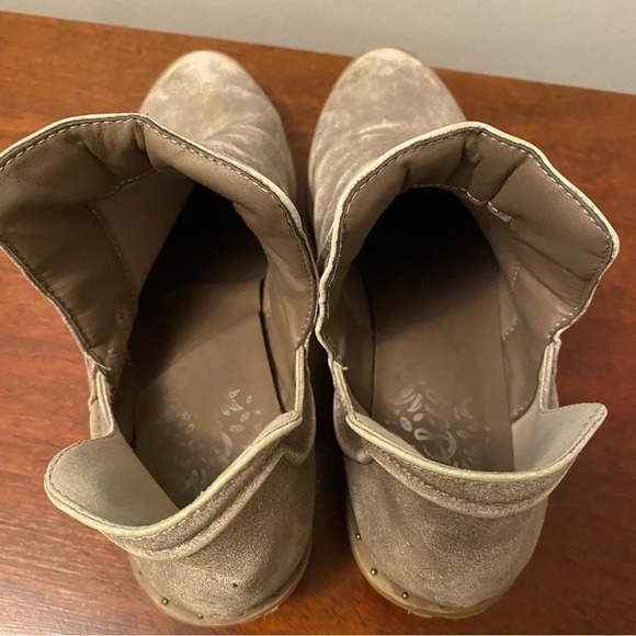 Women's Sugar Envy Beige Ankle Boots - Picture 6 of 6